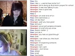 Żółte majtki na trawie, a fallusa w dupie