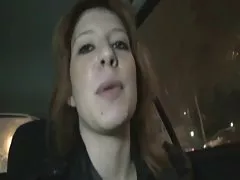 W pobliżu luna park pokazuje udoju