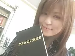 Ta seksowna blondynka łatwo mogłaby stać się gwiazdą w ubraniu!