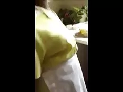 Seksowna brunetka do aktywnego wypoczynku