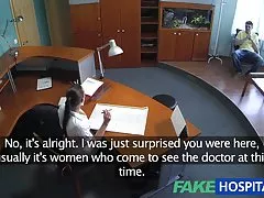 Dziewczyna wzięła członek chłopaka do siebie