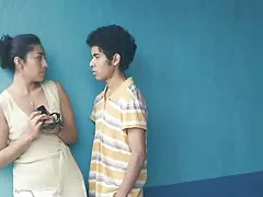 Corinna blake doprowadziła mamo do domu i pokazał rogi