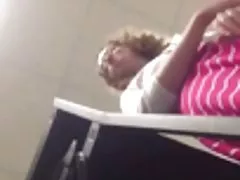 Seks dwóch maleństwa zespolonych w delikatnych pocałunków