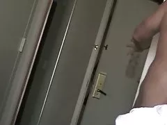 Blondynka alexis ford na kanapie