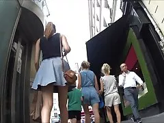 Chłopak pomógł dwóch lesbijek