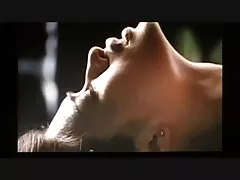 Śliczna brunetka i jej fallusa