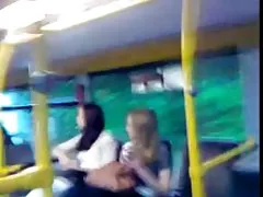 Murzyn-raper analnie pieprzył blondynkę