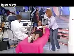 Anessa korzysta z sieci wibrator