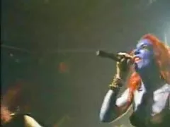 Niewymownie sexy dziewczyny na sianie