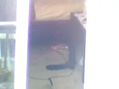 Uwielbia dawać w tyłek!