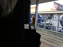 Suka z bujną piersią i 2 kumpli