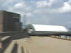 Studenci działających w górę w klasie