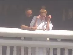 Facet pił piwo, a tu dziewczyna zaczęła ssać...