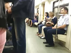 Azjatycka laska postanowiła przespać się z kimkolwiek