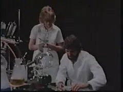 Lesbijskie igraszki laski w zamkniętym pomieszczeniu