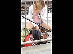 Seks z dzieckiem i spuszczanie na stopy