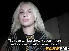 Dojrzała para jest gotowa na seks z pielęgniarką w pończochach!