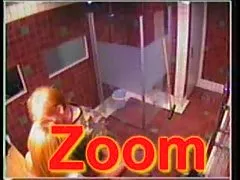 Złodzieje w maskach gwałcą dziewczynę