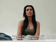 Facet walczy nową dziewczynę bez kompleksów