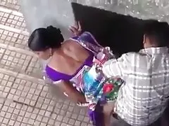 Seks z dojrzałą blondyną przy basenie