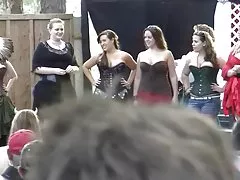 Seks z dziewczyną, która robi hot dogi