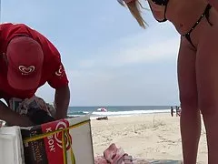 Lesbijki bawią się z dużym