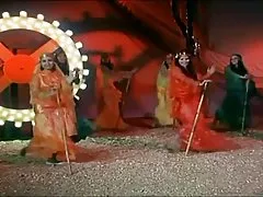 (mineta), nie zdejmując spódnice